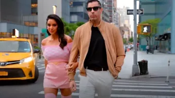 Alessandra Rich Top de cuadros con hombros descubiertos en mezcla de mohair usado por Jessel Taank como se ve en The Real Housewives of New York City (T15E05)