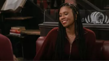 Lafayette 148 Suéter de cárdigan de cachemira con cremallera bidireccional en Multi usado por Olivia Finch (Toks Olagundoye) como se ve en Frasier (S02E07)