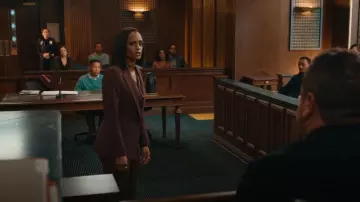 Reiss Gabi Slim Fit Suit Pantalon porté par Olympia (Skye P. Marshall) comme on le voit dans Matlock (S01E02)