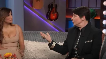 Chemise en coton à imprimé Pucci Vivara portée par Isabella Rossellini vue dans le défilé Kelly Clarkson le 1er novembre 2024