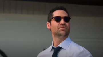 Lunettes de soleil Moscot Lemtosh en écaille de tortue portées par Mickey Haller (Manuel Garcia-Rulfo) comme on le voit dans The Lincoln Lawyer (S03E01)