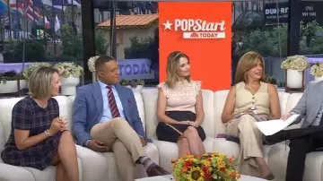 Shoshanna Lana Plaid Fray Dress en coquelicot bleu marine portée par Dylan Dreyer comme on le voit dans Today le 1er novembre 2024