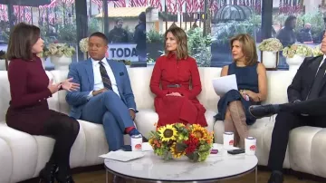 Jupe trapèze Brooks Brothers en coton mélangé bouclé portée par Chloe Melas comme on le voit dans Today le 4 novembre 2024
