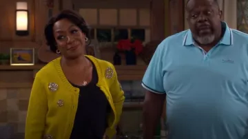 Cinq A Sept Polka Dot Rhinestone Adornado con Cárdigan de Mezcla de Lana usado por Tina Butler (Tichina Arnold) como se ve en The Neighborhood (S07E03)