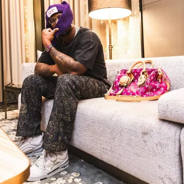 Zapatillas Louis Vuitton Grey LV Skate que lleva Von Miller en la cuenta de Instagram @vonmiller