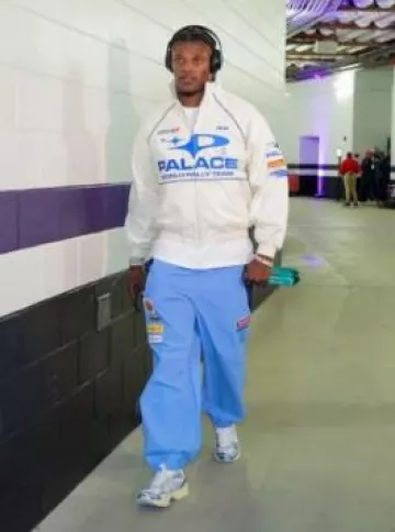 Pantalones de chándal Supreme x Ducati Light Blue usados por Lamar Jackson en la cuenta de Instagram @ravens