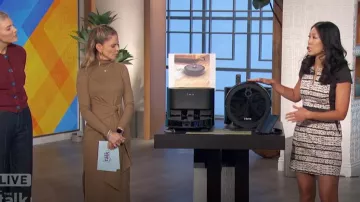 Vestido estampado de French Connection usado por Chi-Lan Lieu como se vio en The Talk el 23 de octubre de 2024