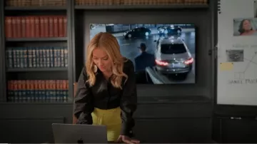 Traje de pierna recta Proenza Schouler Pantalones sastre usados por Lorna Crane (Becki Newton) como se ve en The Lincoln Lawyer (S03E04)