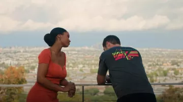 Vestido midi de punto acanalado Galvan London usado por Andrea Freeman (Yaya DaCosta) como se ve en The Lincoln Lawyer (T03E05)