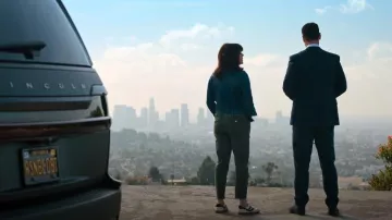 Vince Oasis Leather Low-Top Sneakers worn by Maggie McPherson (Neve Campbell) as seen in The Lincoln Lawyer (S03E06)