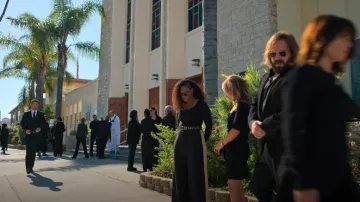 Fille préférée Margaret Pant porté par Izzy Letts (Jazz Raycole) comme on le voit dans The Lincoln Lawyer (S03E06)