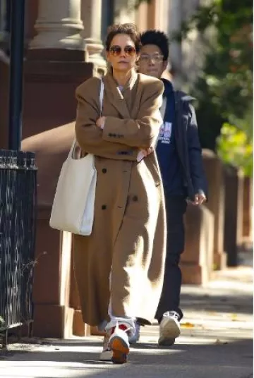 Bevza Large Tote worn by Katie Holmes in New York City on October 17, 2024