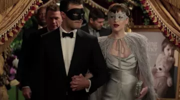 Anastasia Steele (Dakota Johnson) Sparkling Clutch en 50 tonos más oscuro