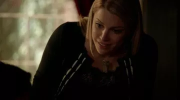 Marie Louise Antropologie Cardigan, dans Le journal d'un Vampire