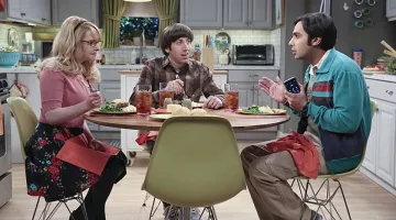 Les chaises en plastique Eames dans The Big Bang Theory