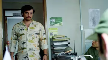 Pablo Escobar's (Wagner Moura) hawaiian shirt in Narcos