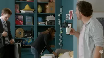 La guirnalda luminosa en bolas de algodón en el Bouley en Fais pas ci Fais pas ça