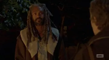 El abrigo de Ezequiel (Khary Payton) en The Walking Dead temporada 7