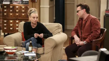 Armchair Ikea Ektorp beige in The Big Bang Theory S10E16