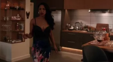 Vestido de estampado floral de Iris West (Candice Patton) Bebe en The Flash