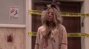 Le pull pingouin de Penny (Kaley Cuoco) dans The Big Bang Theory S08E12