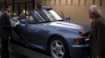 BMW Z3 conducido por James Bond (Pierce Brosnan) como se ve en GoldenEye