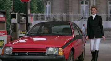 En 1984, Renault Fuego Turbo dans A View to A Kill