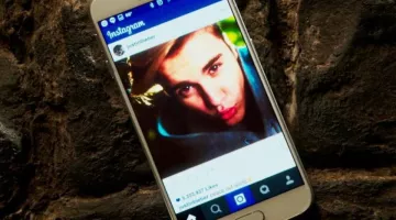The samsung Galaxy 6 seen in Zoolander 2 (account Instagram Justin Bieber not included)