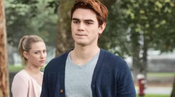 Archie's Blue Vest (K.J. Apa) en Riverdale