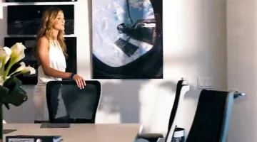 La chaise de bureau de Carlie Spencer (Rosie Hutington) dans Transformers 3