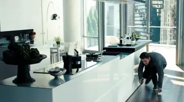 The lamp FLOS view in Transformers 3
