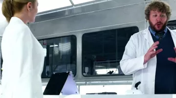 The ideapad Lenovo view in Transformers 4