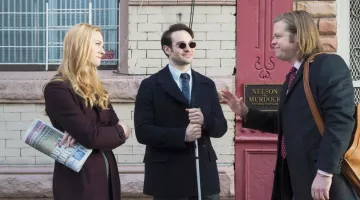 Charlie Cox's (Matt Murdock) red glasses in Daredevil