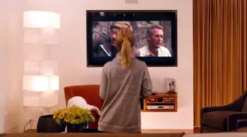 The Noguchi paper floor lamp in Lauren Scott's (Reese Witherspoon) house in the movie Target