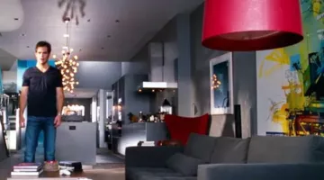 The red Egg Chair in FDR Foster's (Chris Pine) apartment in the movie Target