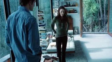 The sofa in the apartment of the family Cullen in Twilight, chapter 4 : Revelation Part 1