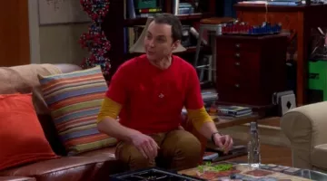 Le t-shirt rouge D20 de Sheldon Cooper (Jim Parsons) dans The Big bang theory S08E12