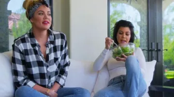 The plaid shirt of Khloé Kardashian in Keeping Up With The Kardashians