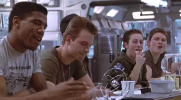 Le t-shirt "Peace Through Firepower" dans Aliens