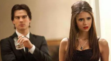 Le collier de Katherine Pierce (Nina Dobrev) dans The Vampire Diaries