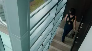 La combinaison Rolan Mouret de Quinn King (Constance Zimmer) dans UnReal S0201