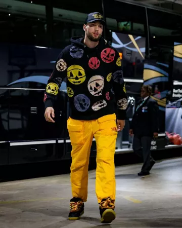 Baskets Lanvin Black & Multicolor Lace Curb portées par Zach LaVine sur le compte Instagram @chicagobulls