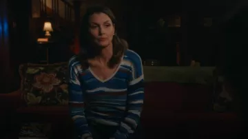 Gerard Darel Lea Suéter de lino Top usado por Erin Reagan (Bridget Moynahan) como se ve en Blue Bloods (T14E11)