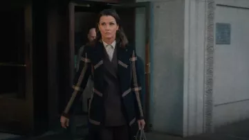 Hobbs London Florina Abrigo usado por Erin Reagan (Bridget Moynahan) como se ve en Blue Bloods (T14E12)
