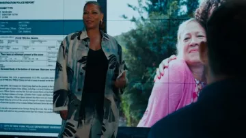 Dries Van Noten Pantalon de survêtement en jersey de coton imprimé porté par Robyn McCall (Queen Latifah) comme on le voit dans The Equalizer (S05E02)