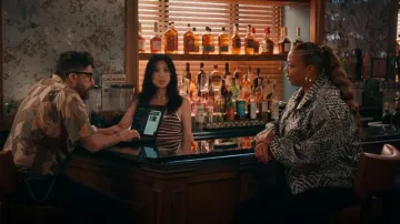 Veste à capuche Loewe Front-Zip en noir blanc portée par Robyn McCall (Queen Latifah) comme on le voit dans The Equalizer (S05E02)