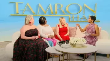 Robe de thé maxi à volants sans bretelles Betsey Johnson portée par Meghan Crumpler telle qu’elle a été vue dans le spectacle de Tamron Hall le 4 novembre 2024