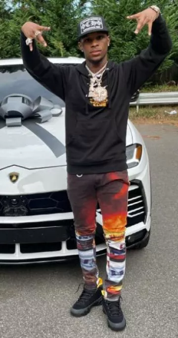 Sombrero de camionero Chrome Hearts CH Hollywood usado por Toosii en la cuenta de Instagram @toosii