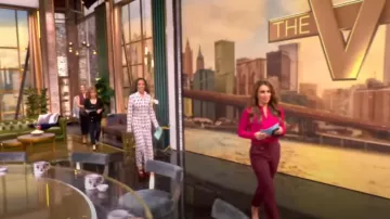 Pantalones Veronica Beard Renzo usados por Alyssa Farah como se ve en The View el 7 de noviembre de 2024