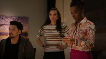 Veronica Beard Kavya Pull rayé en tricot côtelé porté par Lacey Quinn (Gabrielle Walsh) comme on le voit dans Found (S02E05)